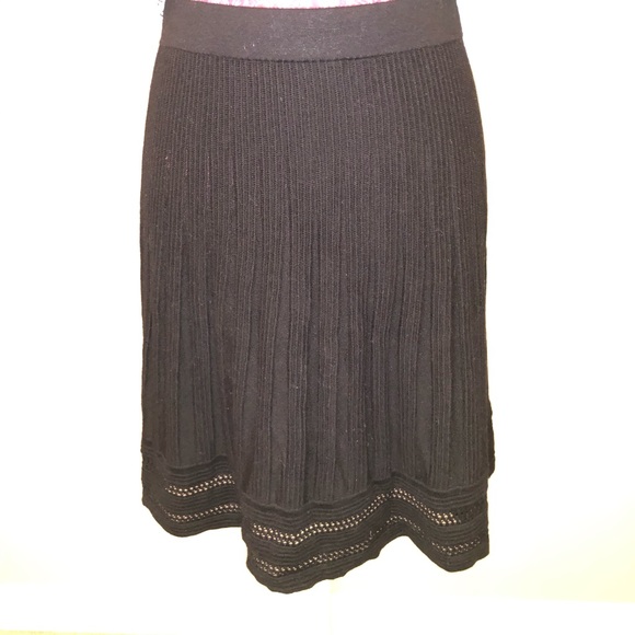Fit and Flair knit skirt. - Picture 7 of 9